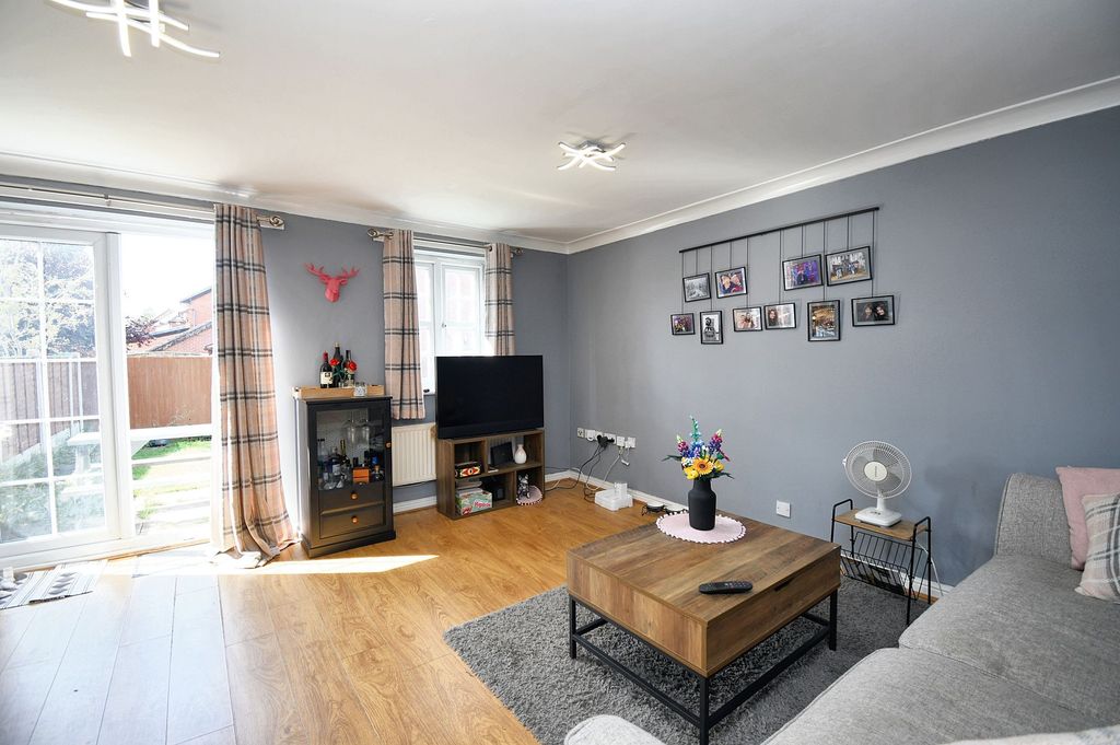 Property photo 2 of 17