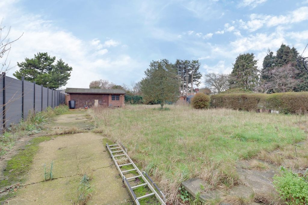 Property photo 2 of 18