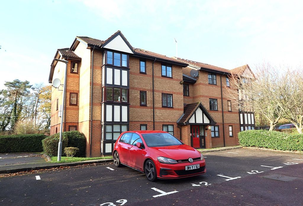 Property photo 1 of 9 Front Of Block