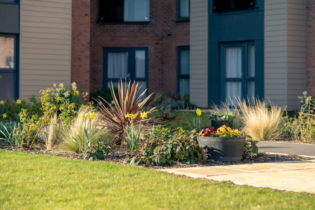 Property photo 2 of 11 Elizabeth Place Gardens