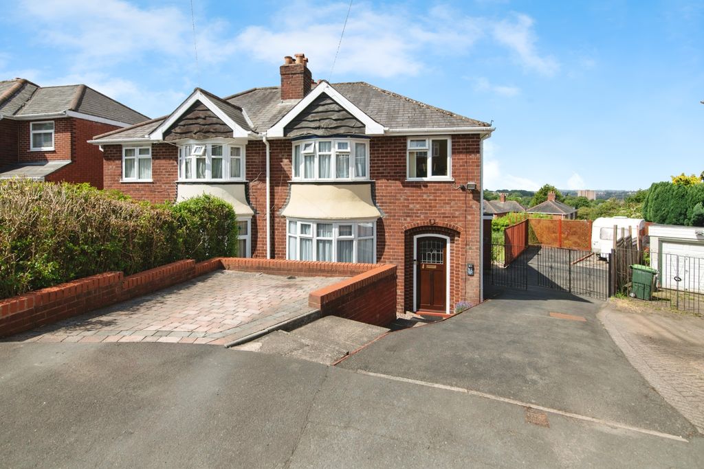 Property photo 1 of 18