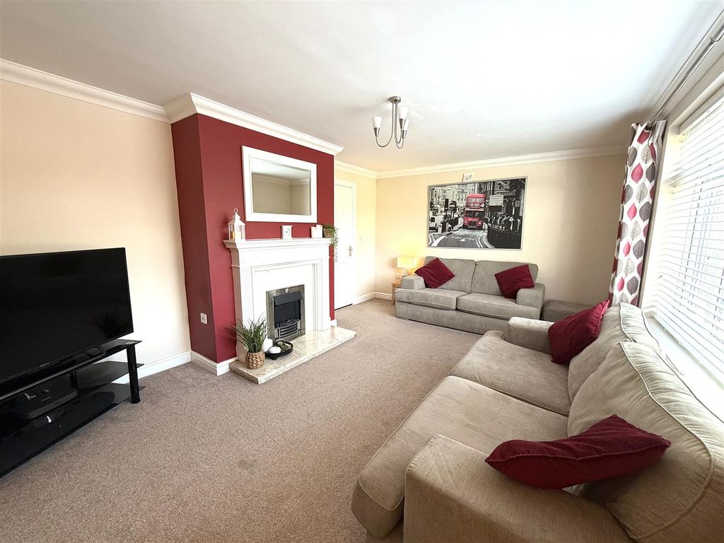 Property photo 3 of 19 169 Ar Lounge5.Jpeg