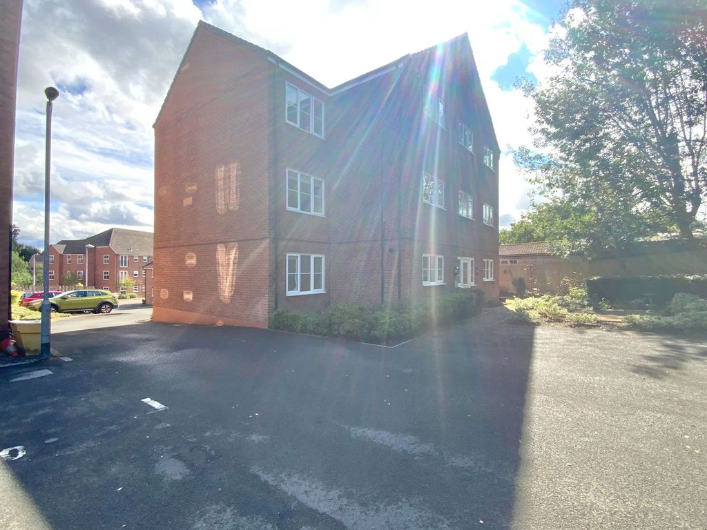 Property photo 1 of 11