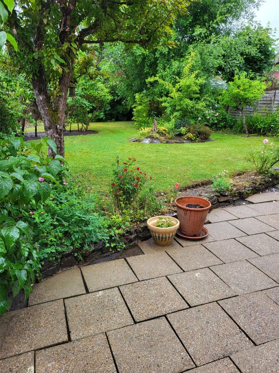Property photo 2 of 18 Garden