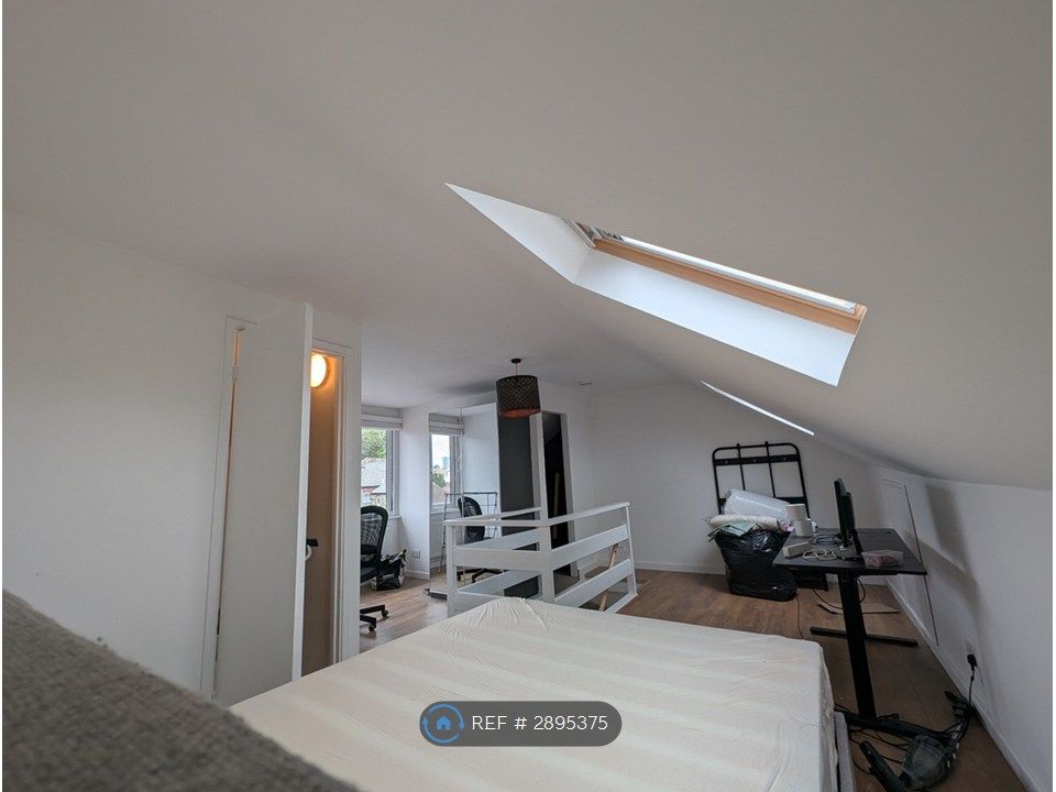 Property photo 1 of 4 Ensuite