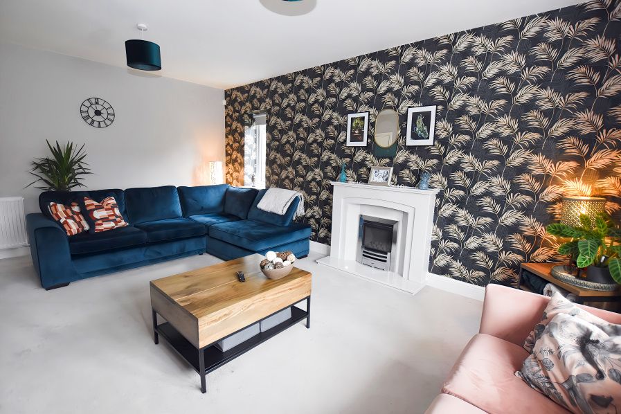 Property photo 3 of 28 Lounge 2