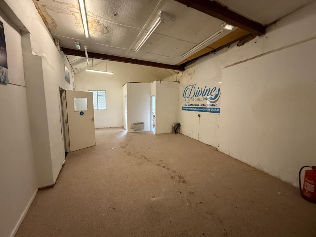 Property photo 3 of 12 First Floor Back With 2 Wcs