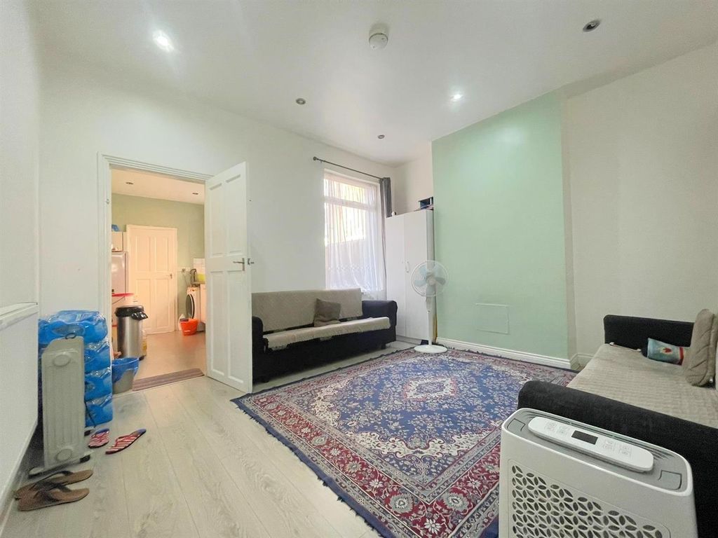 Property photo 3 of 8 Dining Room