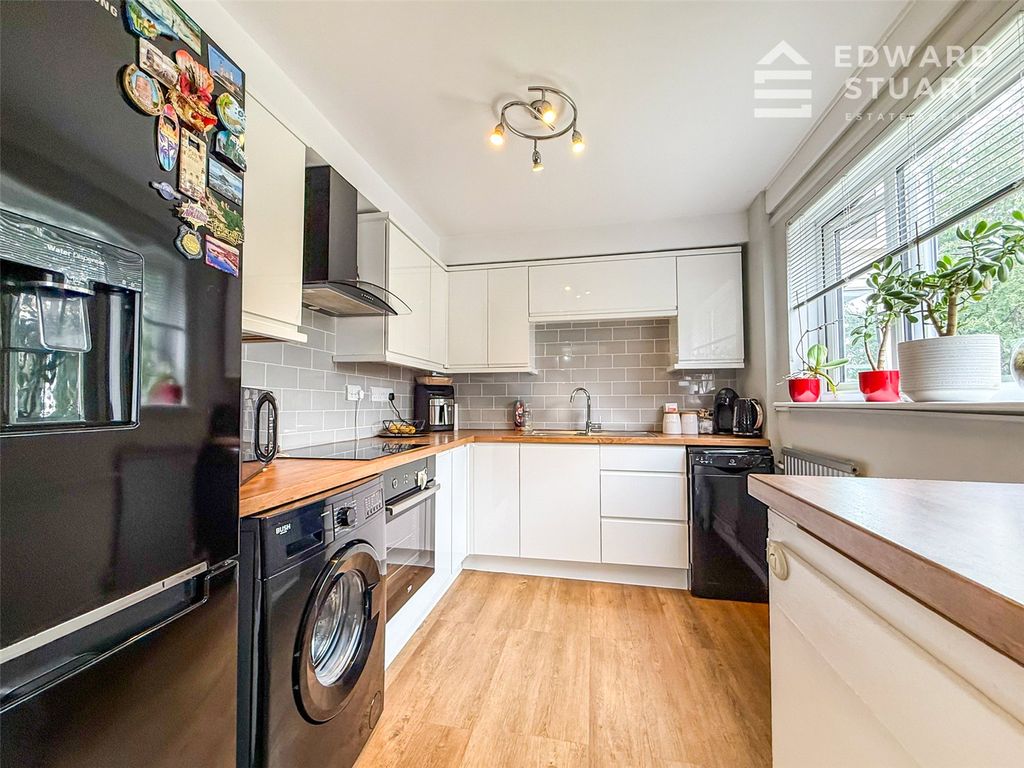 Property photo 1 of 10 Picture No. 06