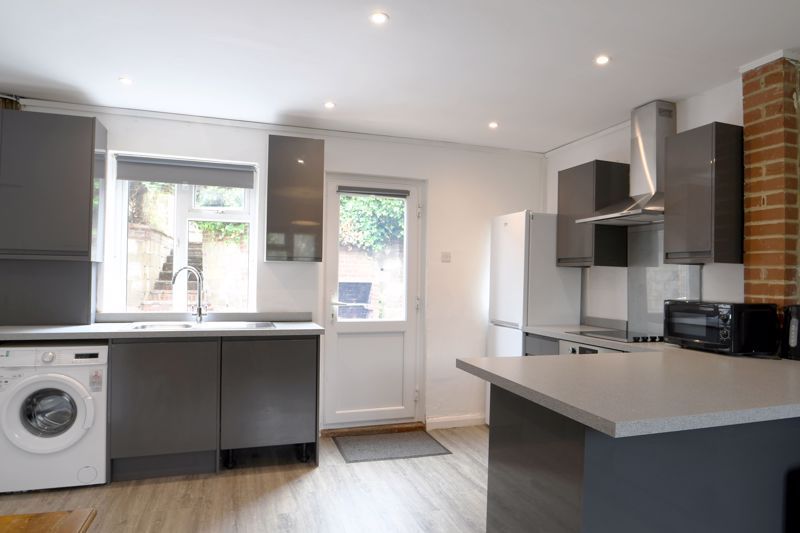 Property photo 3 of 11 Photo 18