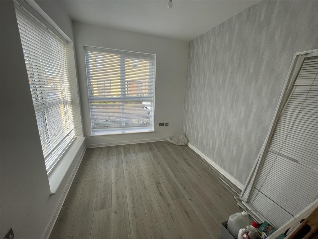 Property photo 3 of 18 8 Asp 2.Jpeg