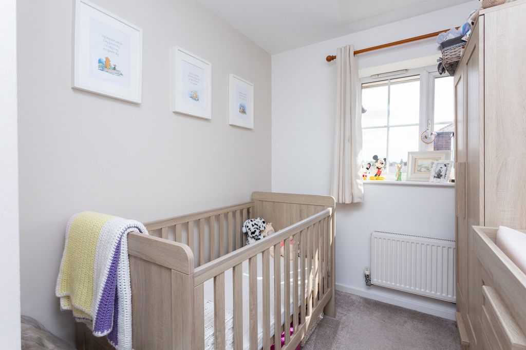 Property photo 3 of 11