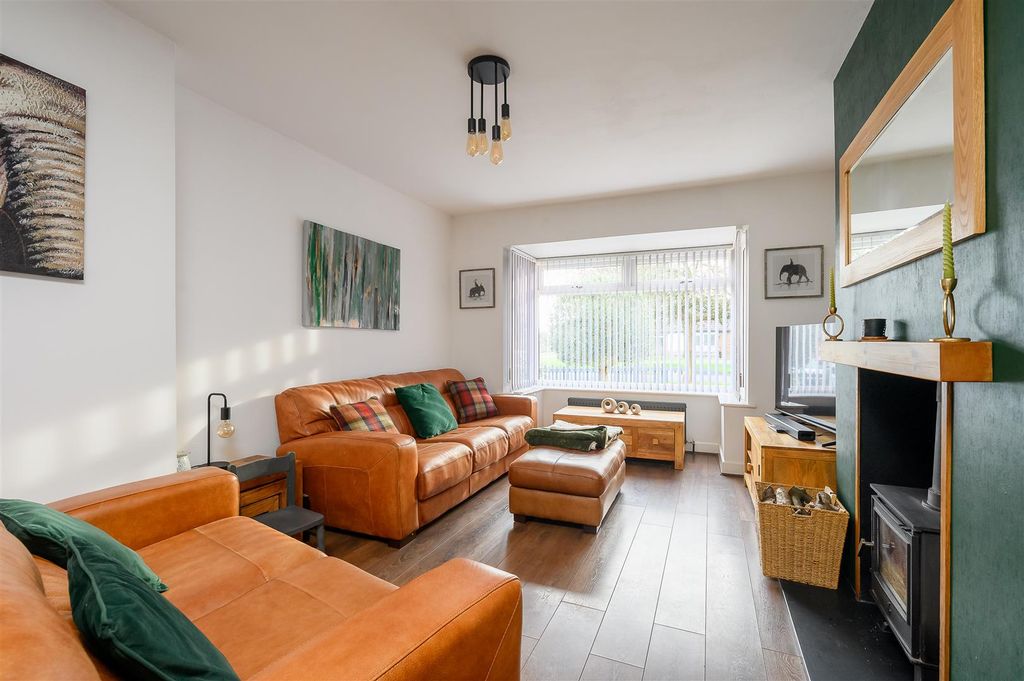 Property photo 2 of 20 Living