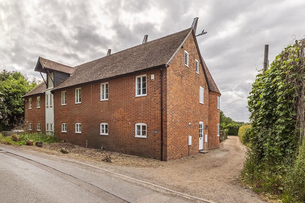 Property photo 1 of 33