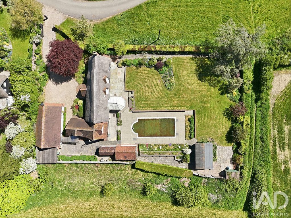 Property photo 2 of 36