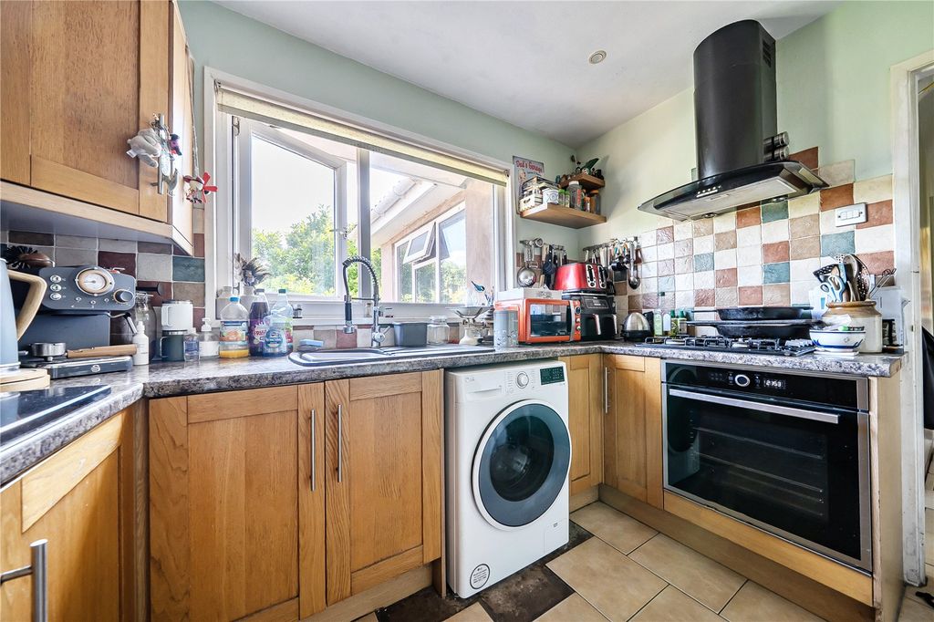 Property photo 2 of 18 Kitchen