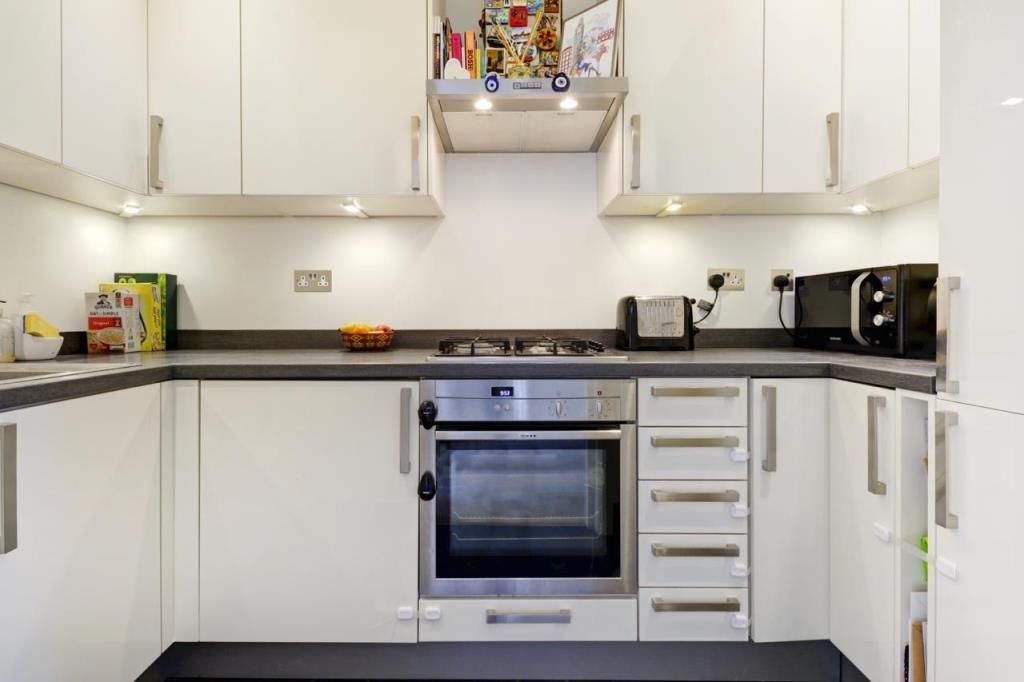 Property photo 3 of 21 Kitchen