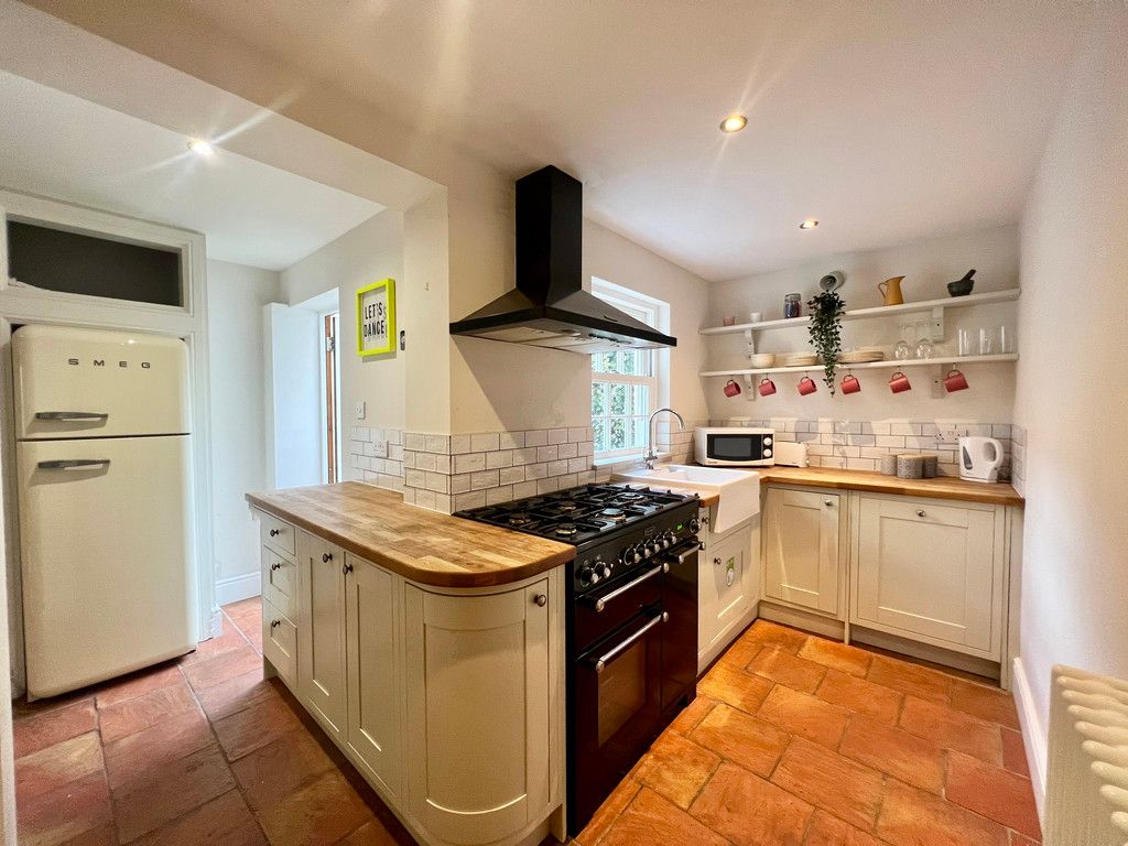 Property photo 2 of 17 Kitchen