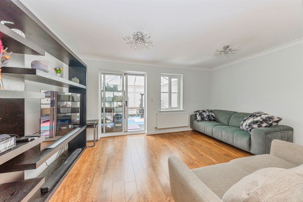 Property photo 2 of 16