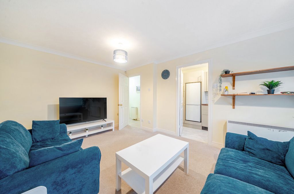 Property photo 3 of 9 1385739-4-6929c13...