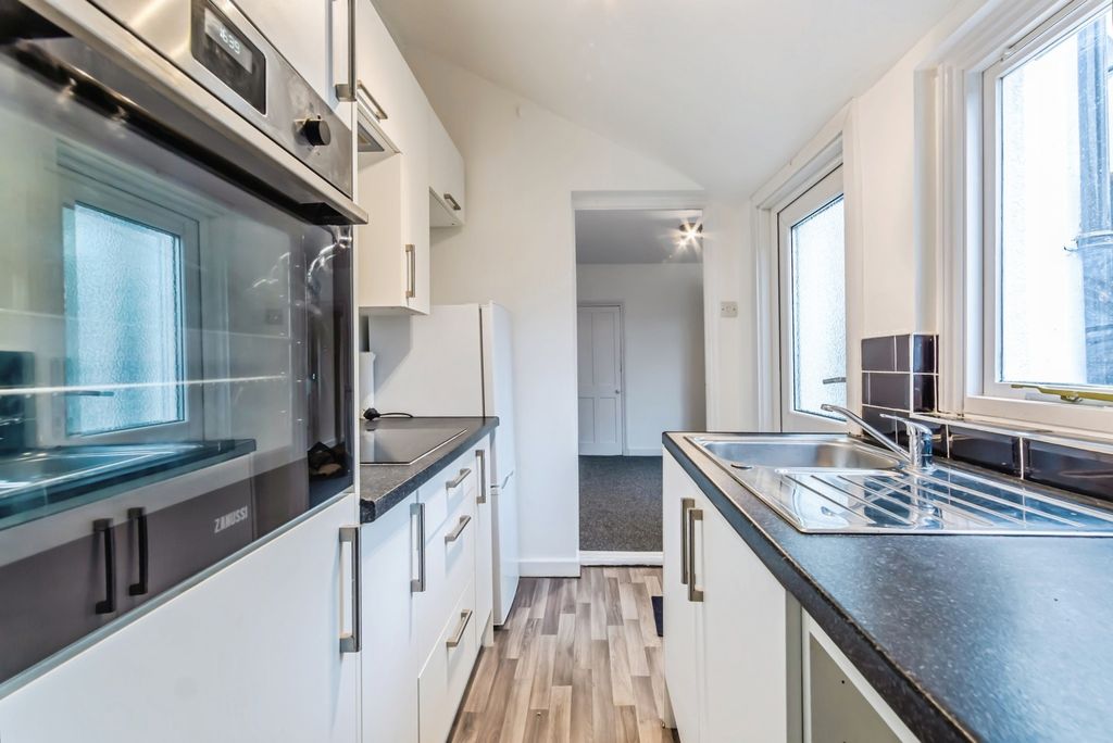 Property photo 1 of 11 Pbox-Img.Jpg