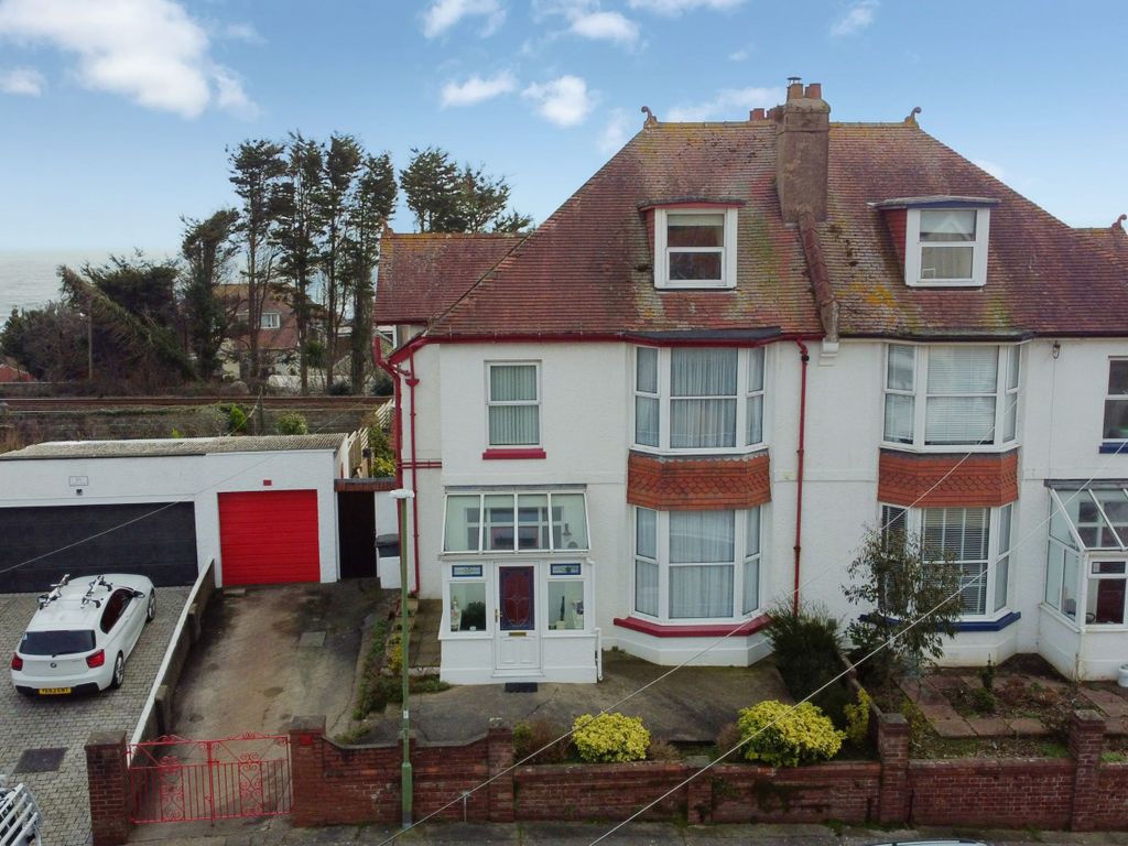 Property photo 1 of 33