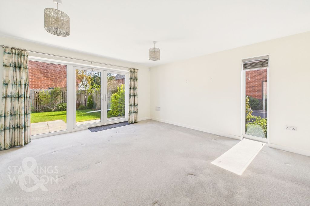 Property photo 3 of 28