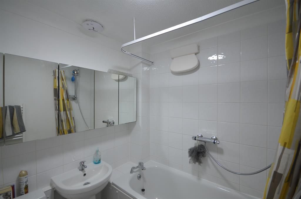 Property photo 3 of 4