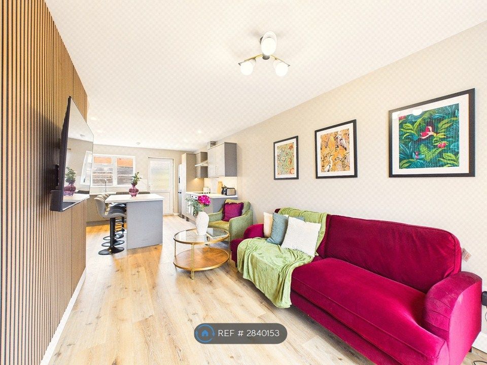 Property photo 2 of 35