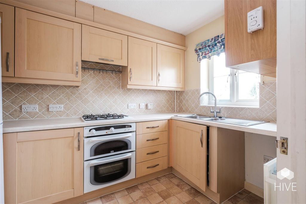 Property photo 2 of 19 Kitchen