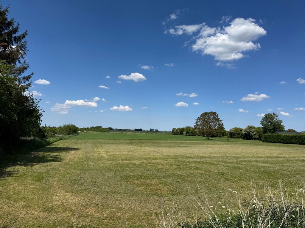 Property photo 1 of 2