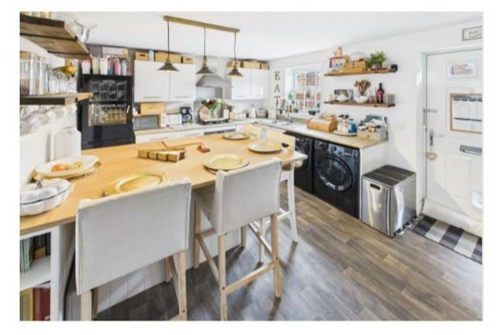 Property photo 3 of 14