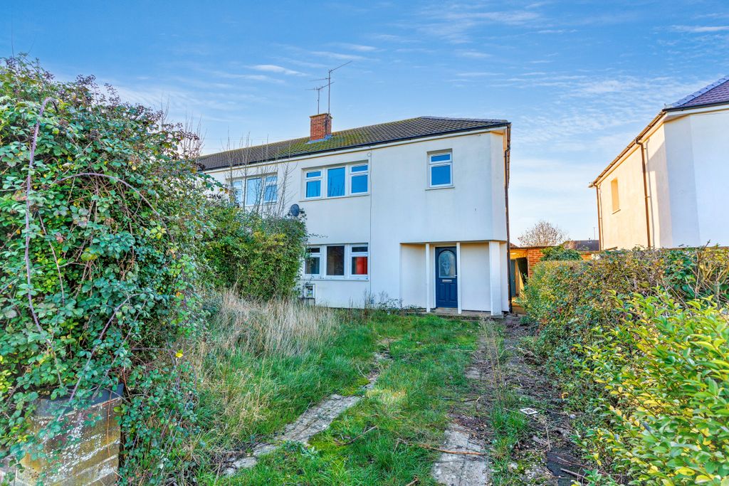 Property photo 1 of 21 10 Gloucester Crescent, Rushden, Nn10 0Bg