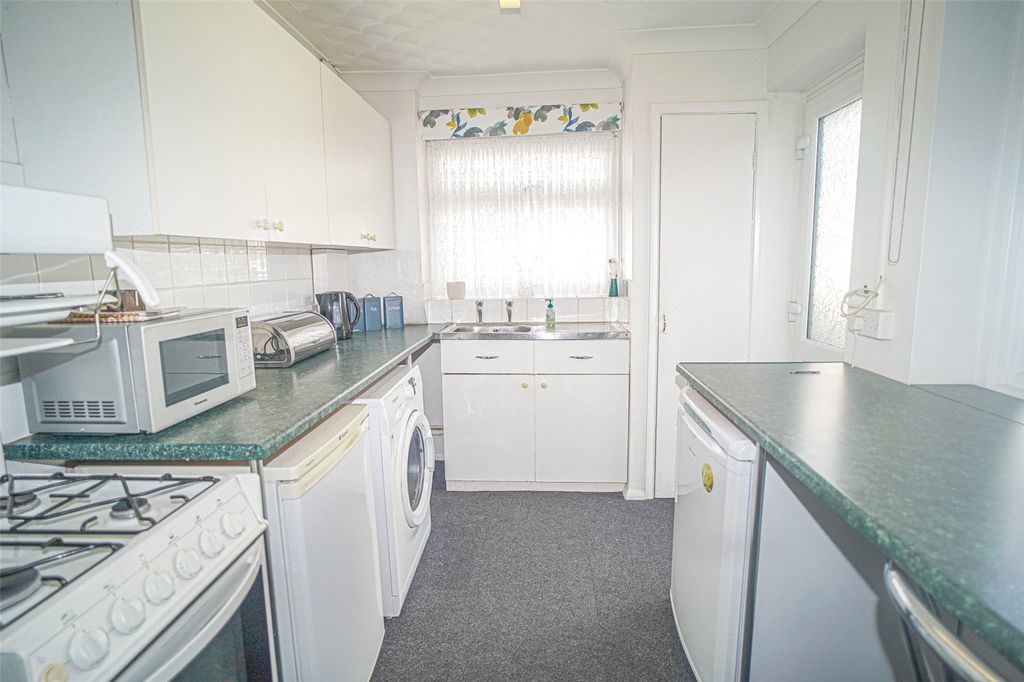 Property photo 2 of 9 Picture No. 12