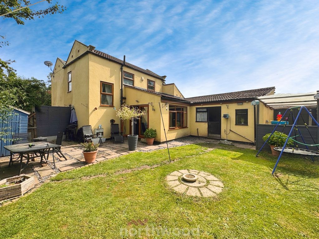 Property photo 2 of 28