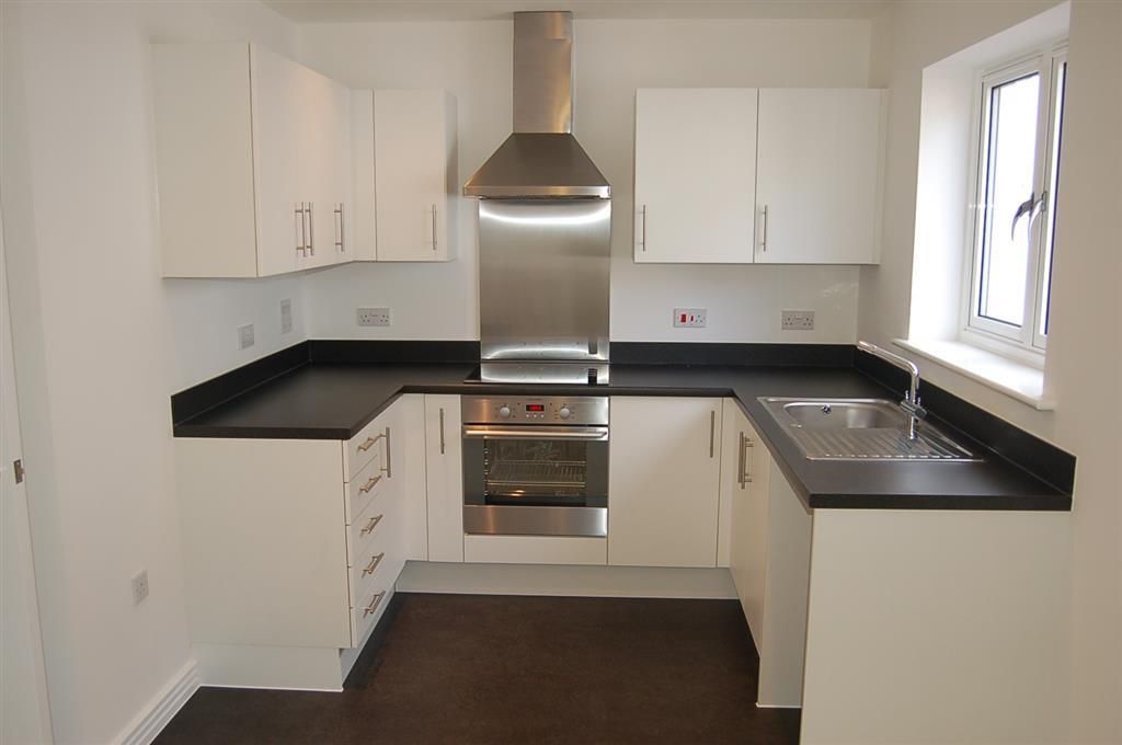 Property photo 2 of 6 Kitchen