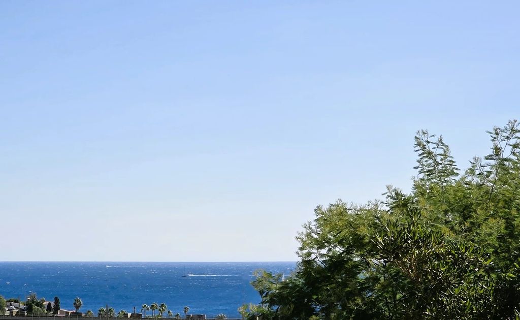 Property photo 1 of 14 Charming Property With Pool, 284 m² - 2,113 m² - Views Of The Sea And The Estérel Cliffs – Great Potential - Antheor