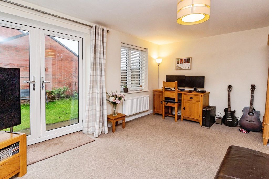 Property photo 3 of 18 4719035