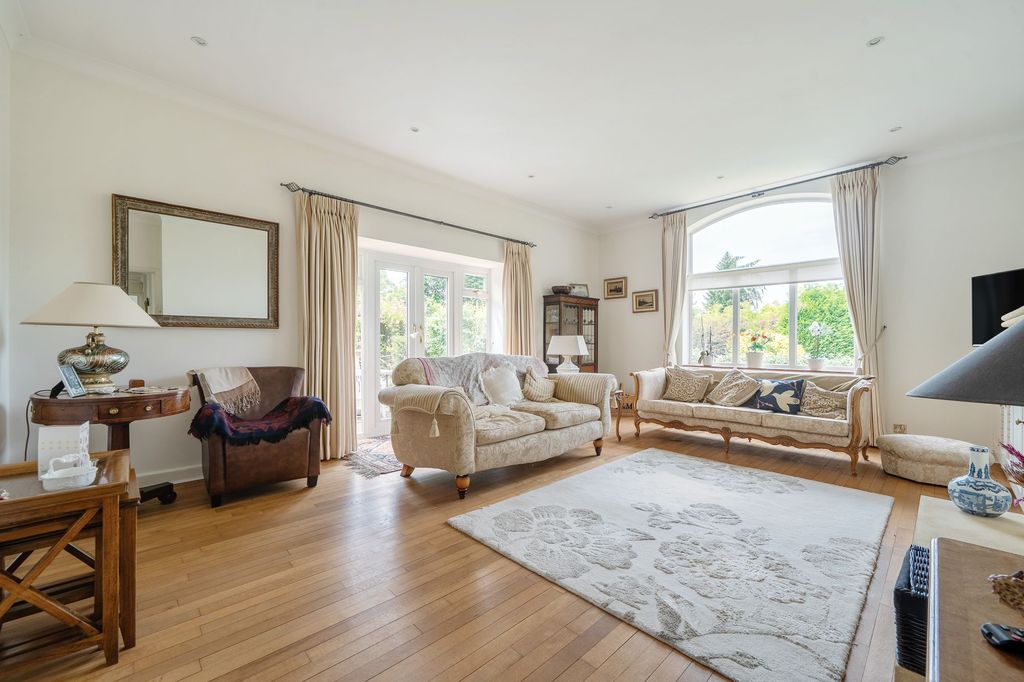Property photo 2 of 18