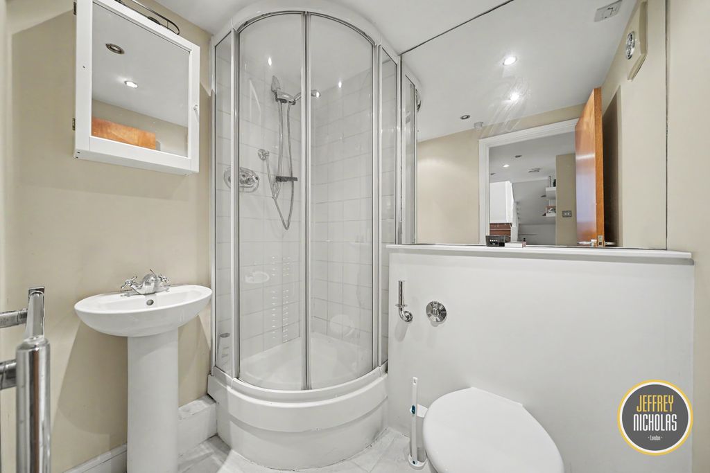Additional image 10 of 3 bed maisonette for saleLiverpool Road, London N1
