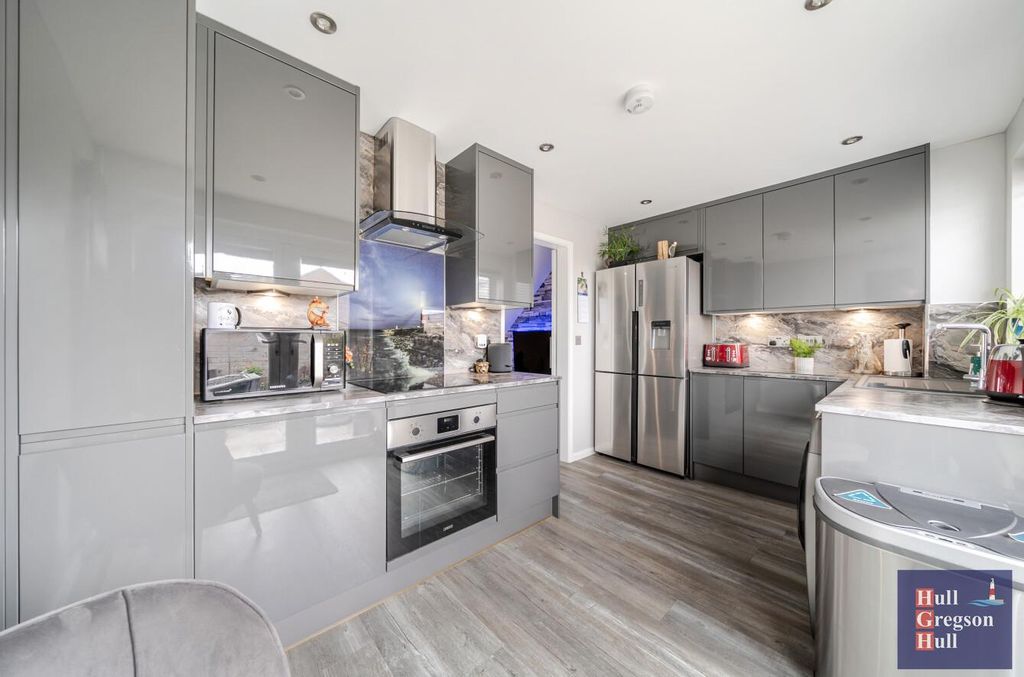 Property photo 2 of 18 116B455E-6d63-48Af-9A78-093c4A844Db4.Jpg