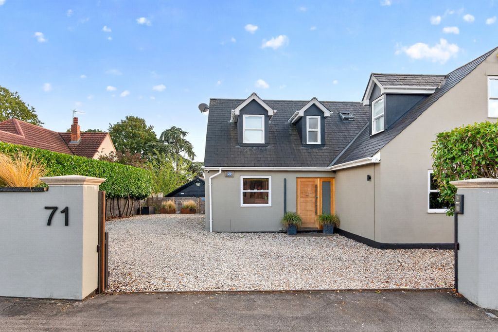 Property photo 2 of 40