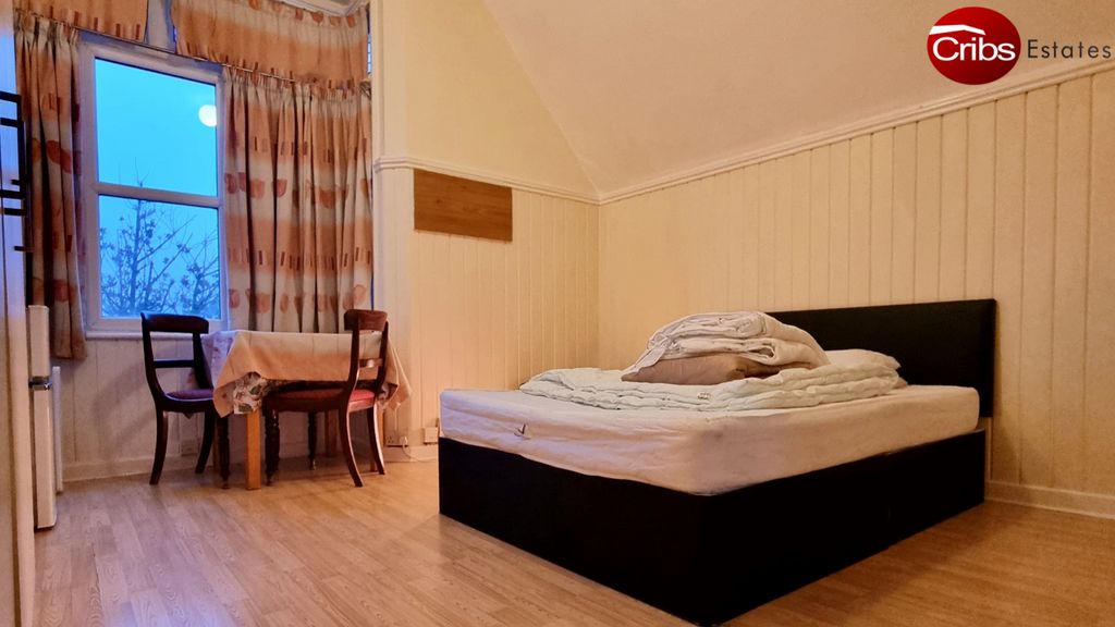 Property photo 2 of 7 Gallery