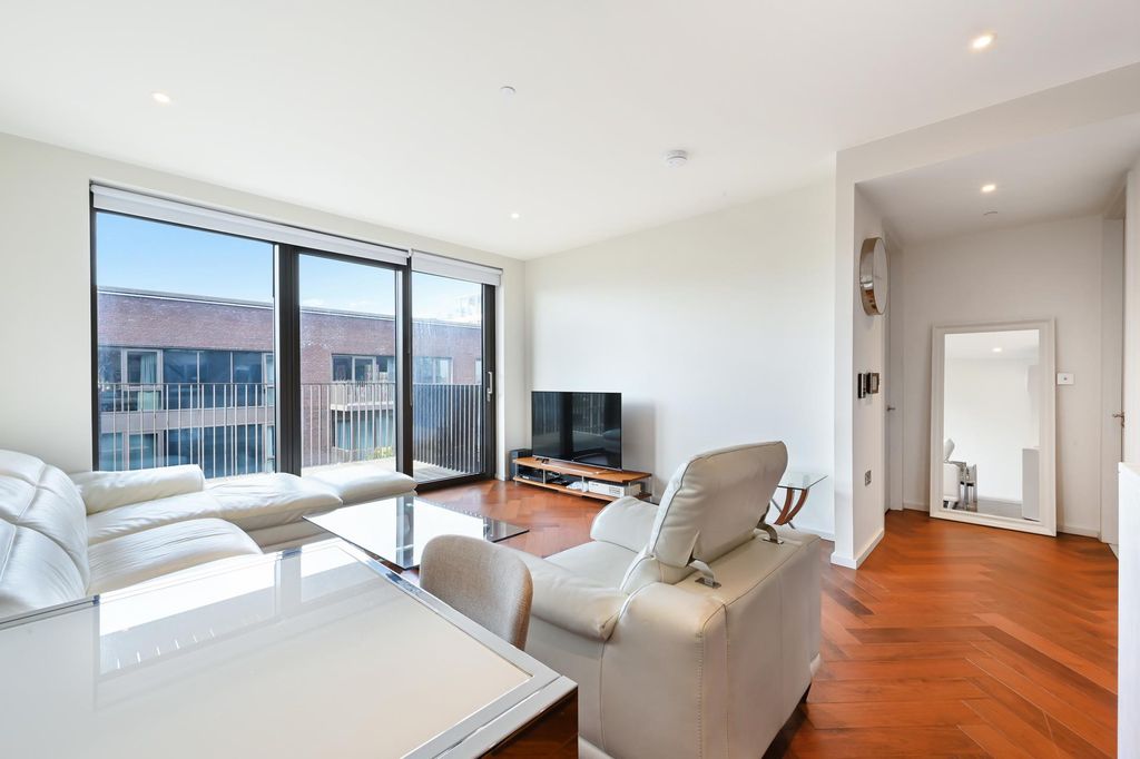 Property photo 3 of 23