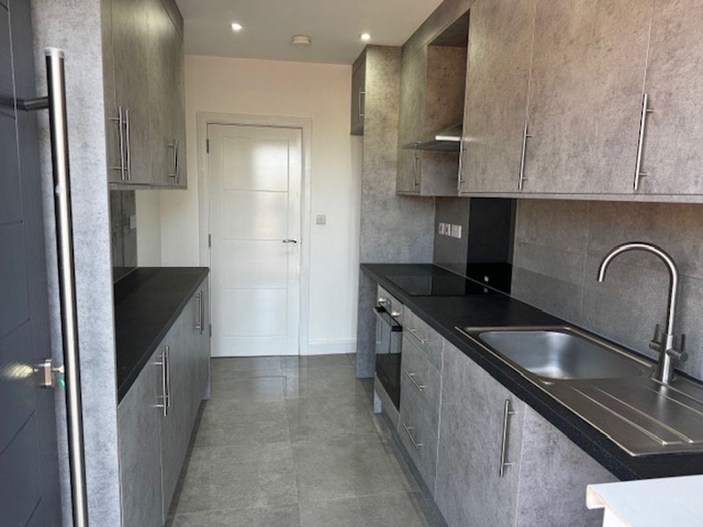 Property photo 1 of 18 Photo 17