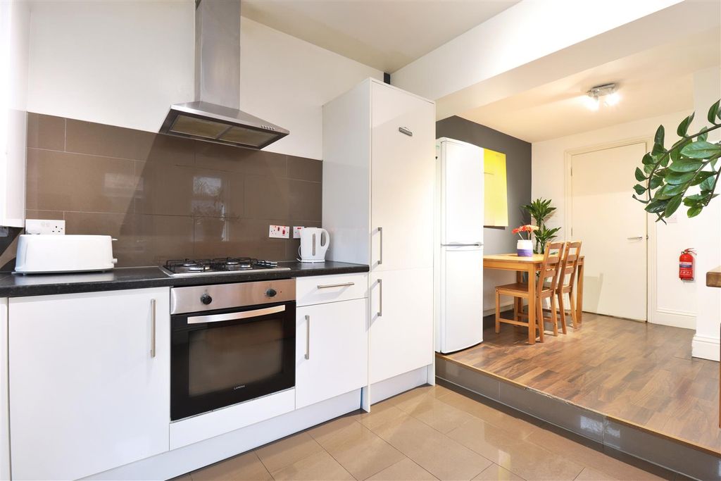 Property photo 2 of 12 111Lr Kitchen 4.Jpg
