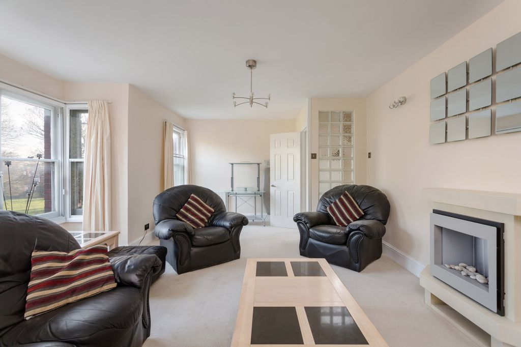 Property photo 3 of 13 Img_4729