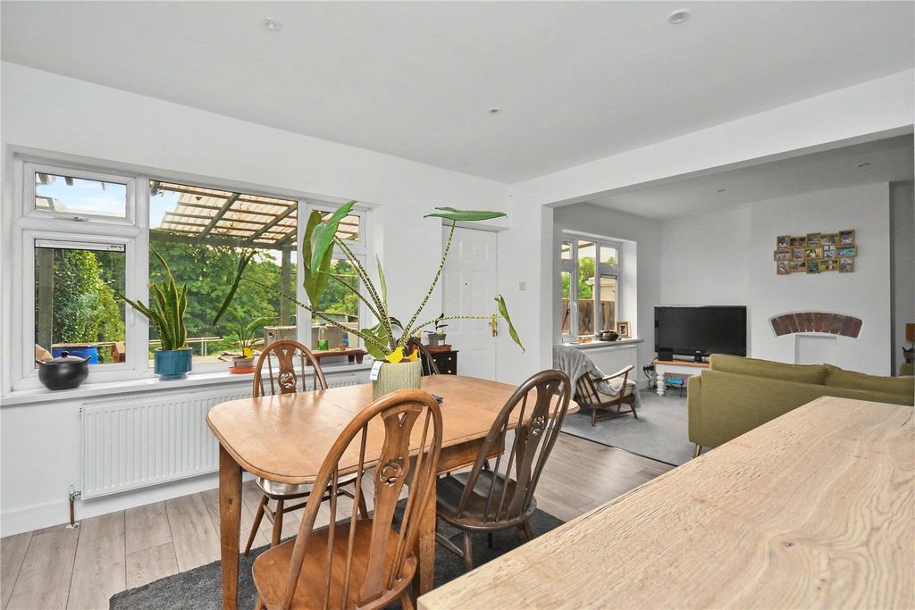 Property photo 2 of 17 Picture No. 10