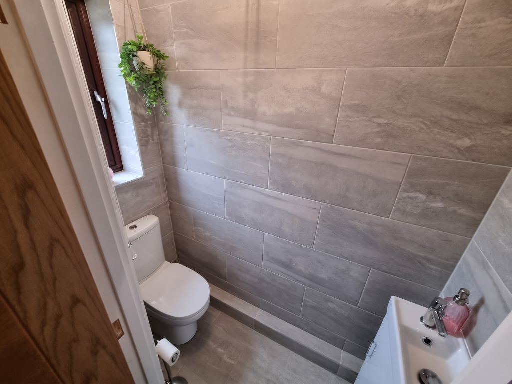 Property photo 2 of 20 Cloakroom WC