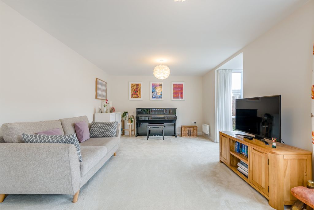 Property photo 3 of 26